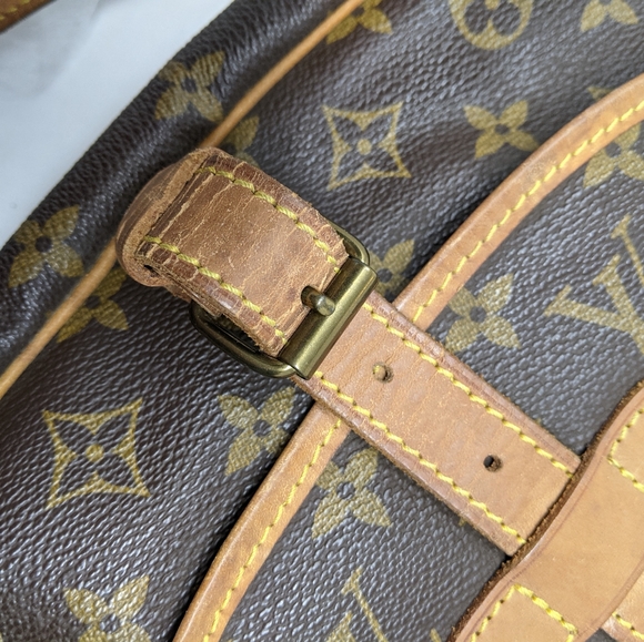 LOUIS VUITTON Monogram Saumur 30 CROSSBODY - Picture 11 of 14